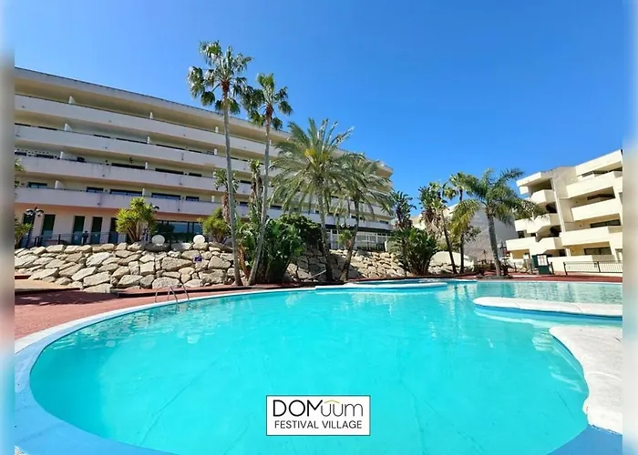 Domuum Holidays - Festival Village