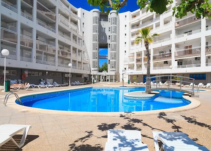 Uhc Royal Apartments