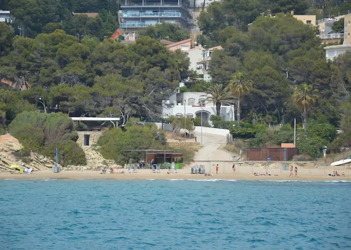 Pool, Beach, Golf & Hard Rock In Salou