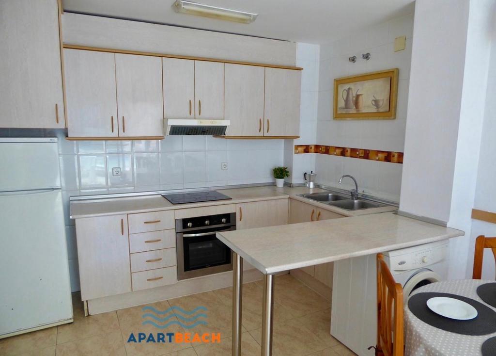 Apartamento Apartbeach Vancouver Climatizado Piscina Y Parquing