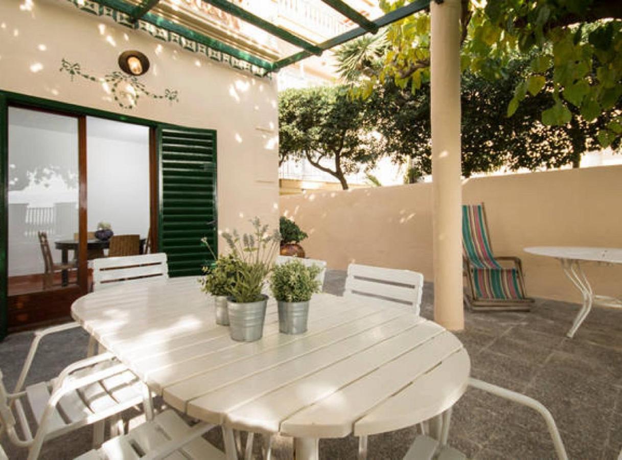 2 - House2 Garden In Front Of The - Ferrari Land * Salou