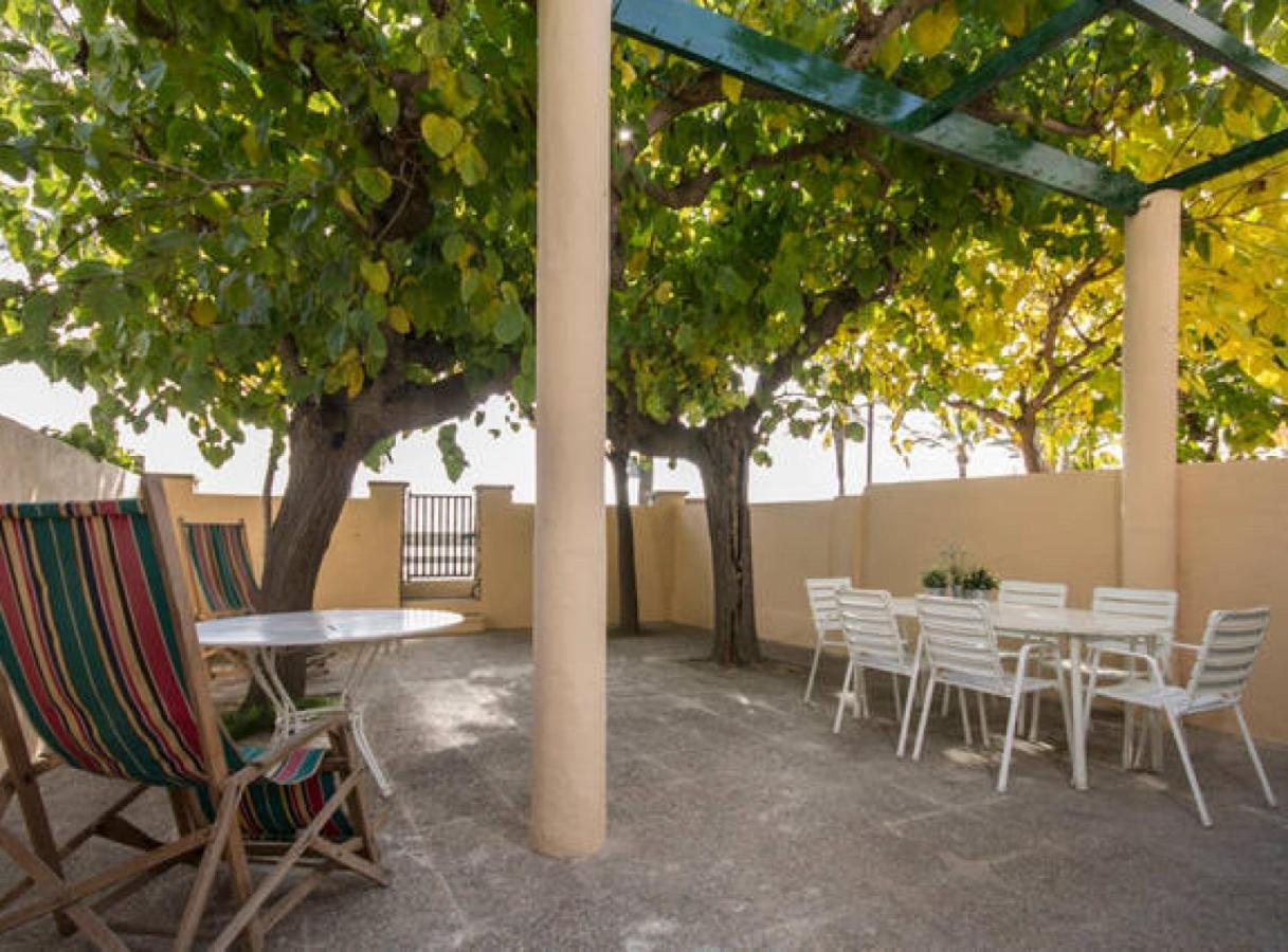 2 - House2 Garden In Front Of The - Ferrari Land Salou