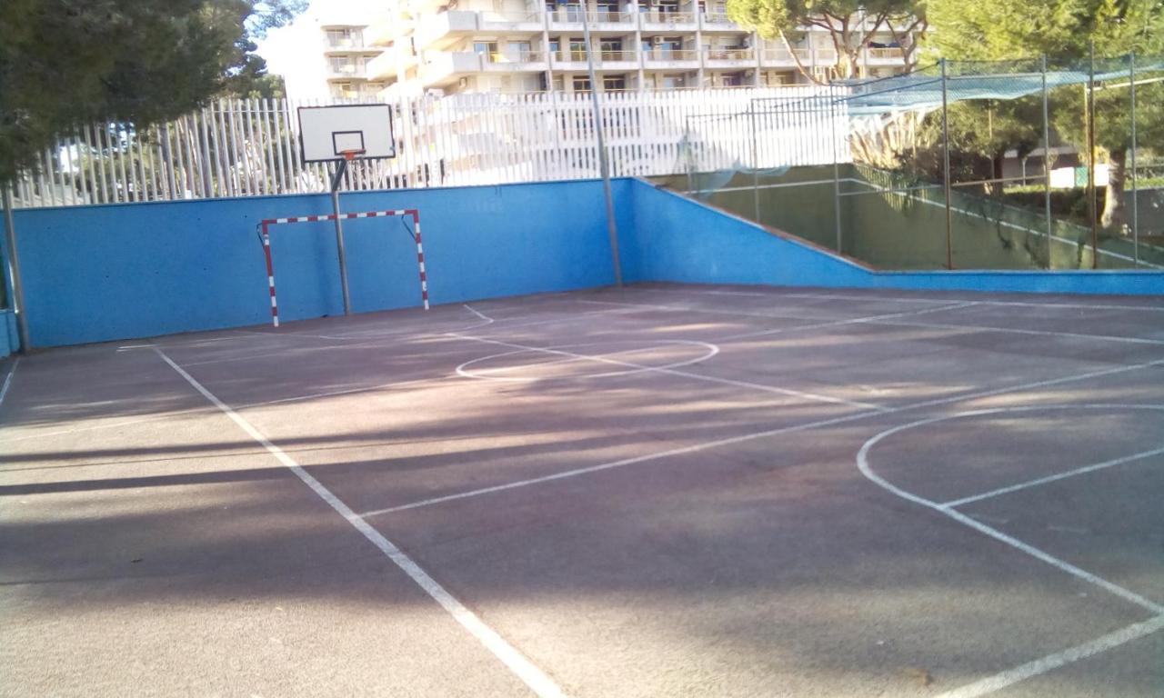 Apartment Escaliro Pins