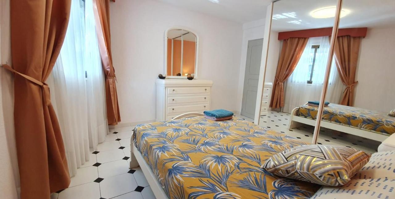 Encantadora Vivienda En El Paseo Maritimo De *