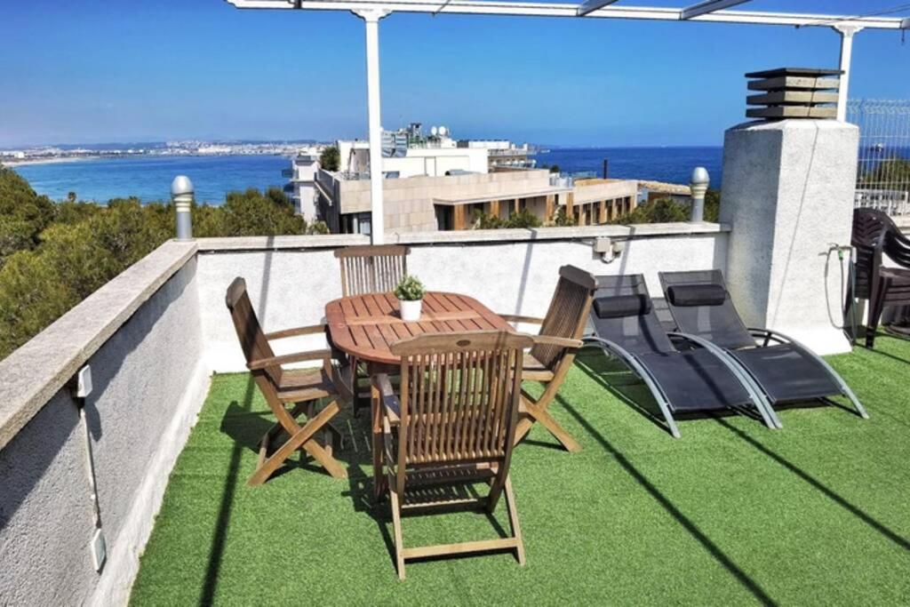 Barbacoa + Vistas Al Mar + Playa + Piscina. * Salou
