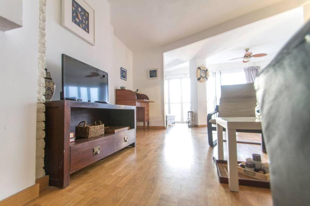 Apartamento Primera Linea De Mar. Turístico *
