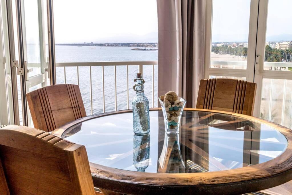 Apartamento Primera Linea De Mar. Turístico