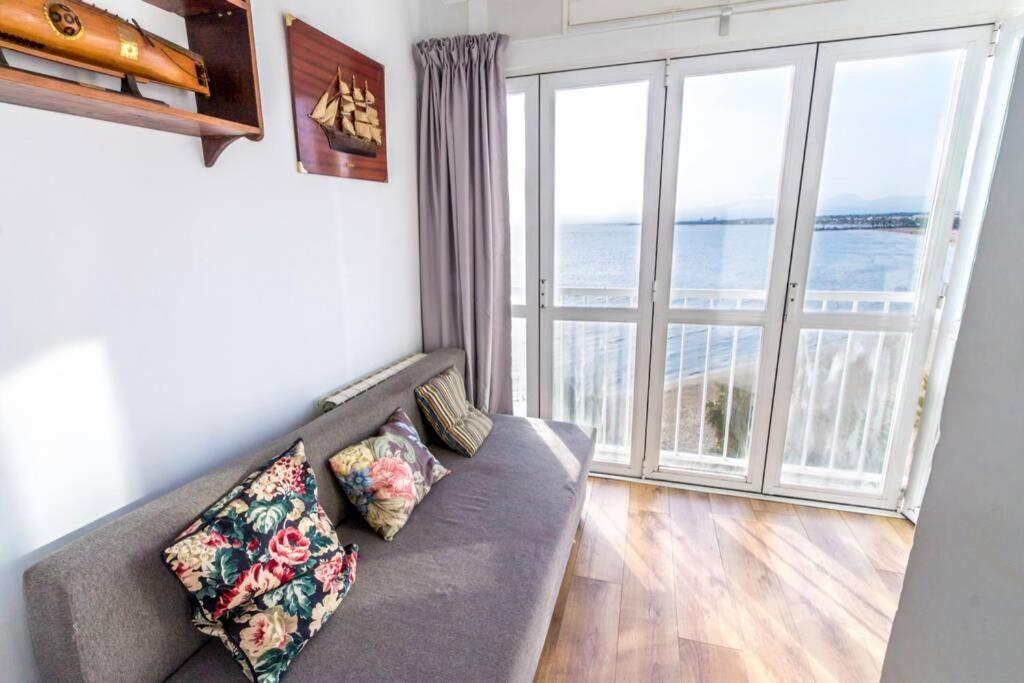 Apartamento Primera Linea De Mar. Turístico Salou