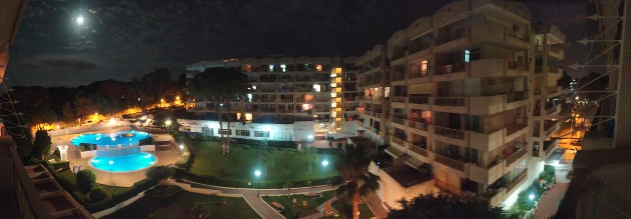 Apartment Escaliro Pins *