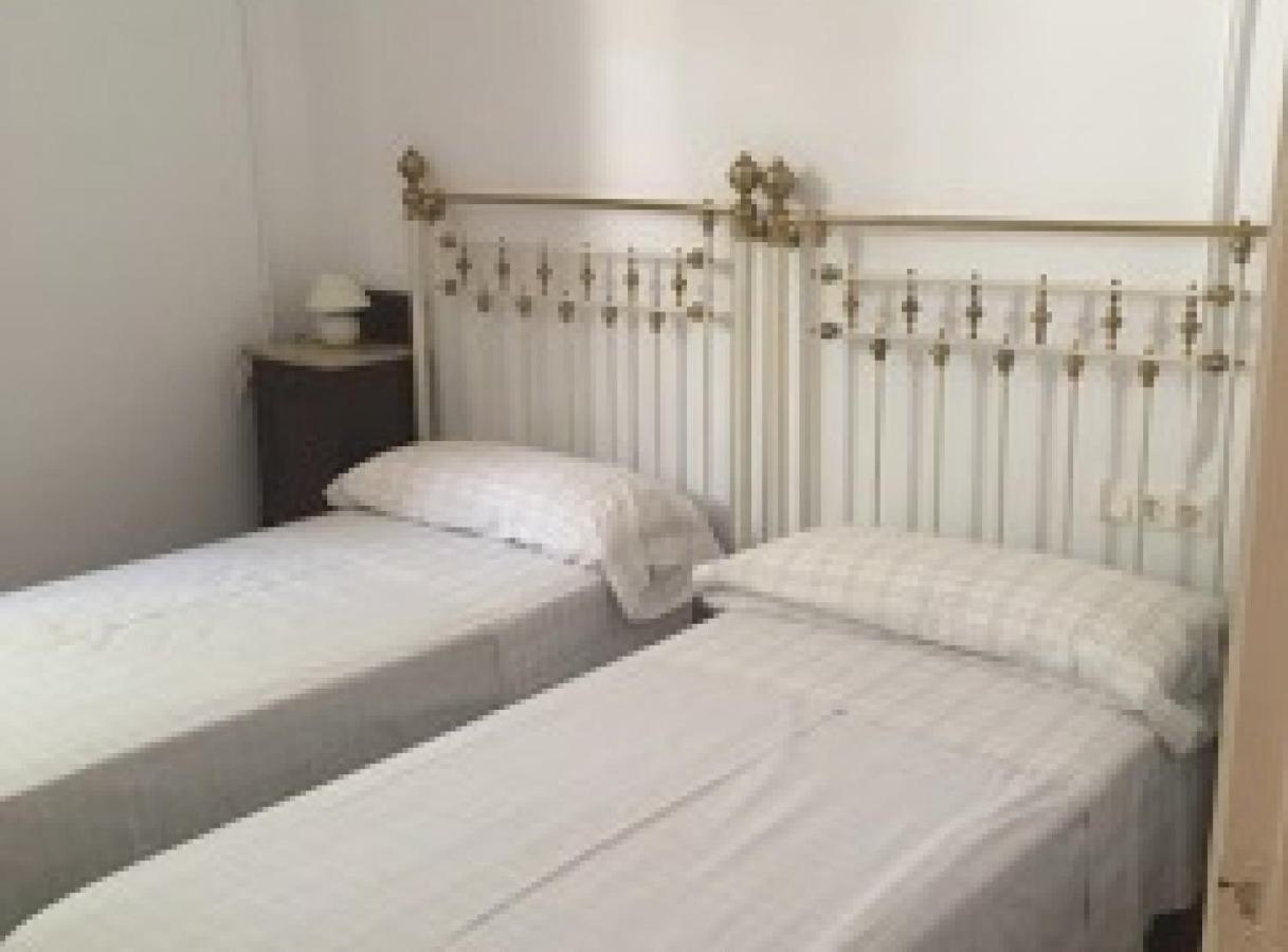 2 - House2 Garden In Front Of The - Ferrari Land * Salou