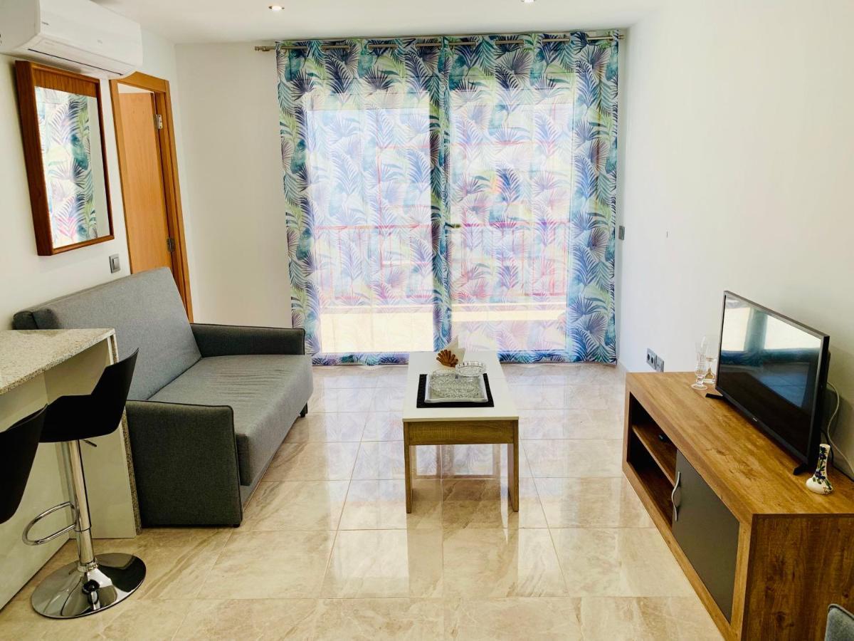 Avenida Apartment *