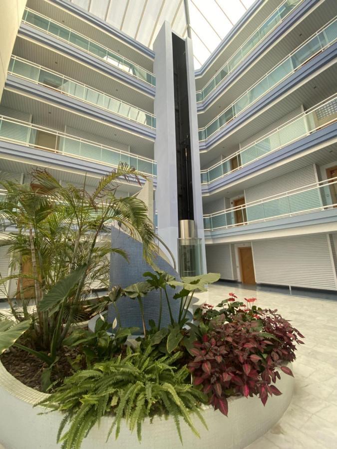 Apartment For A Les Ones *