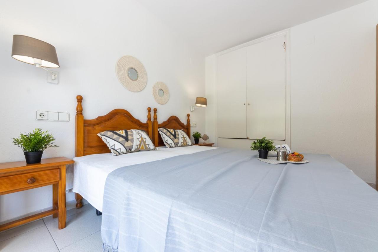 Arysal Royal Con Parking