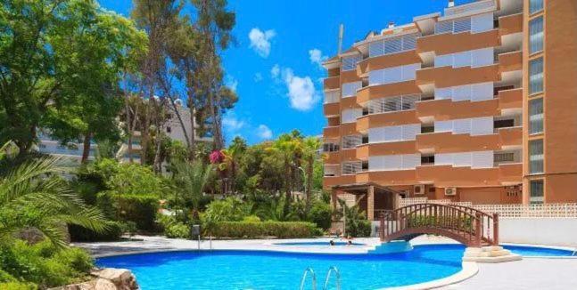 Cozy With Swiimming Pool En *