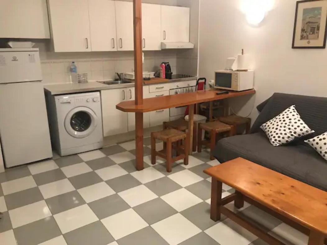 Centrico Y Con Piscina A 5 Min. Playa Apartamento