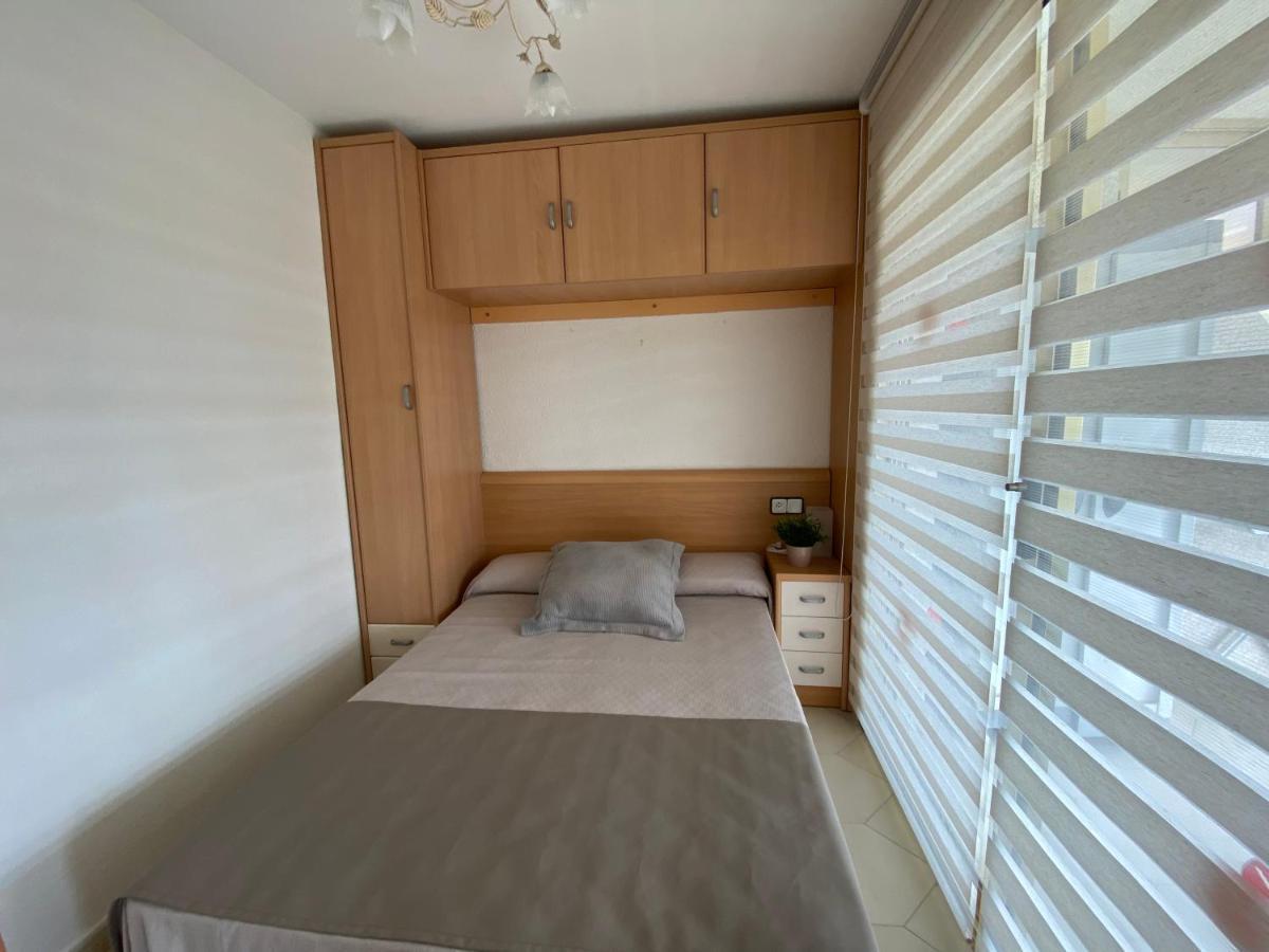 Con Piscina En 1ª Línea De Playa En Apartamento *