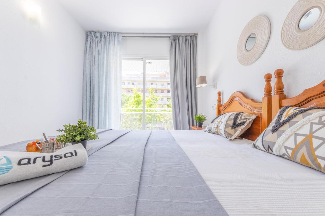 Arysal Royal Con Parking
