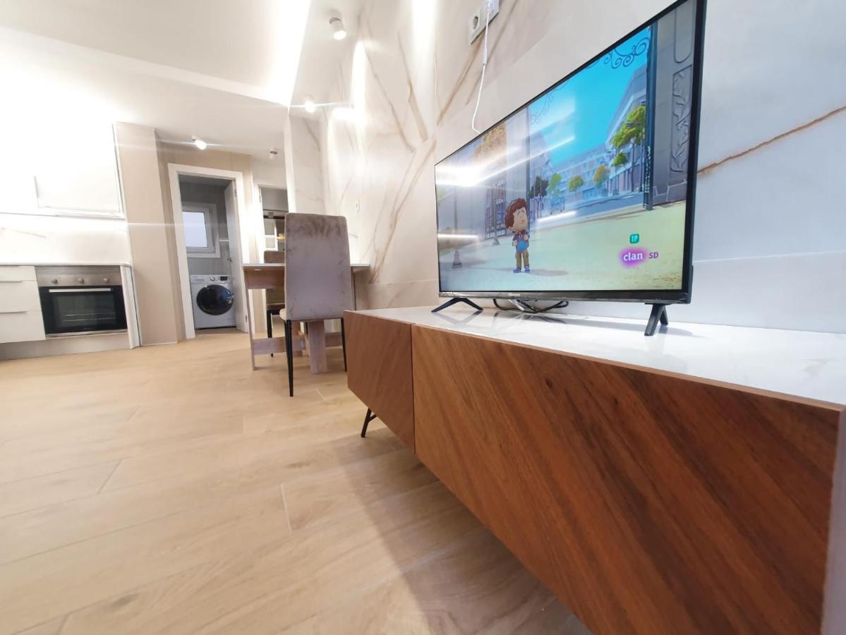 ,apartamento Con Piscina Y Wifi
