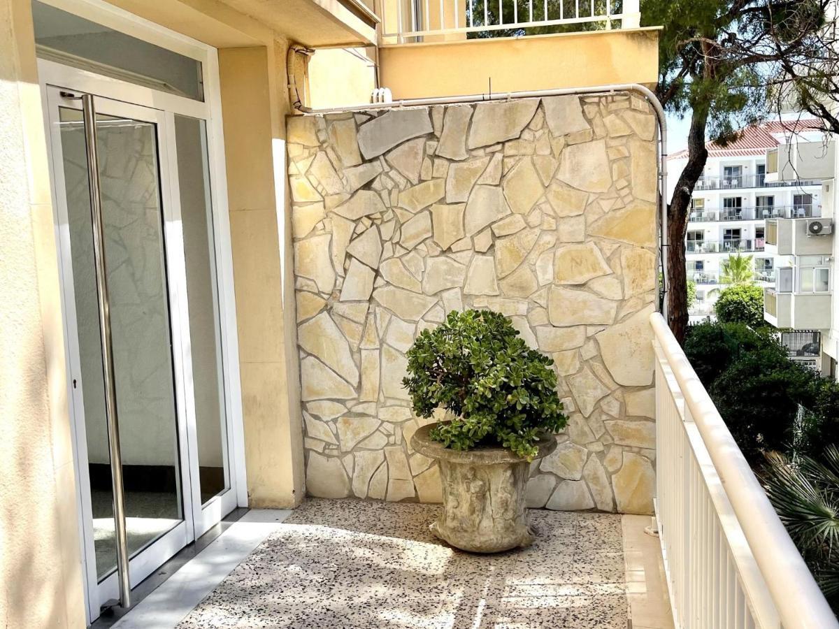 Apartbeach Santa Elena Climatizado Parking Y Junto Playa Capellans Salou