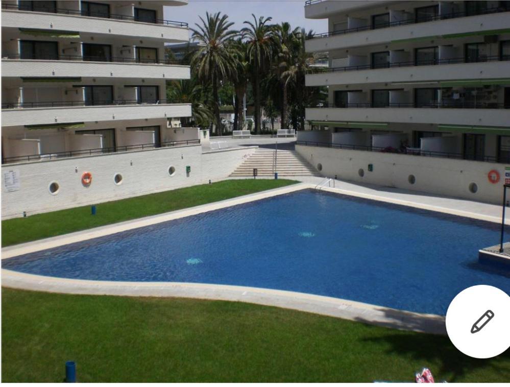 Cerca Del Paseo Y Port Aventura Appart hôtel *
