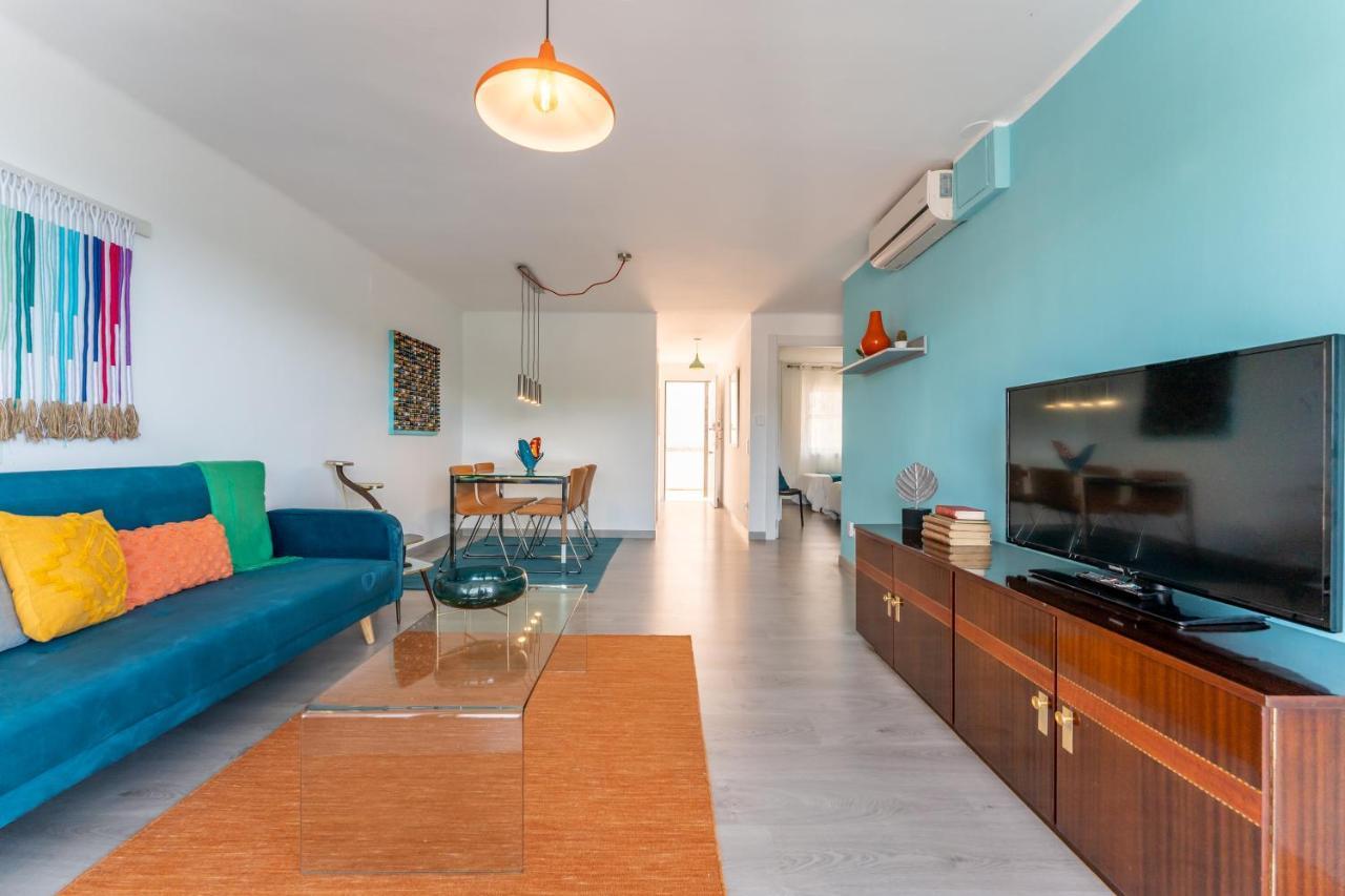 Front Retro Hideaway In Salou