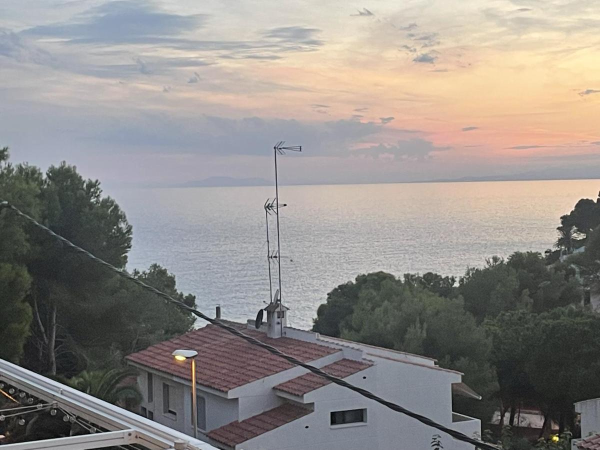 Front Retro Hideaway In Salou