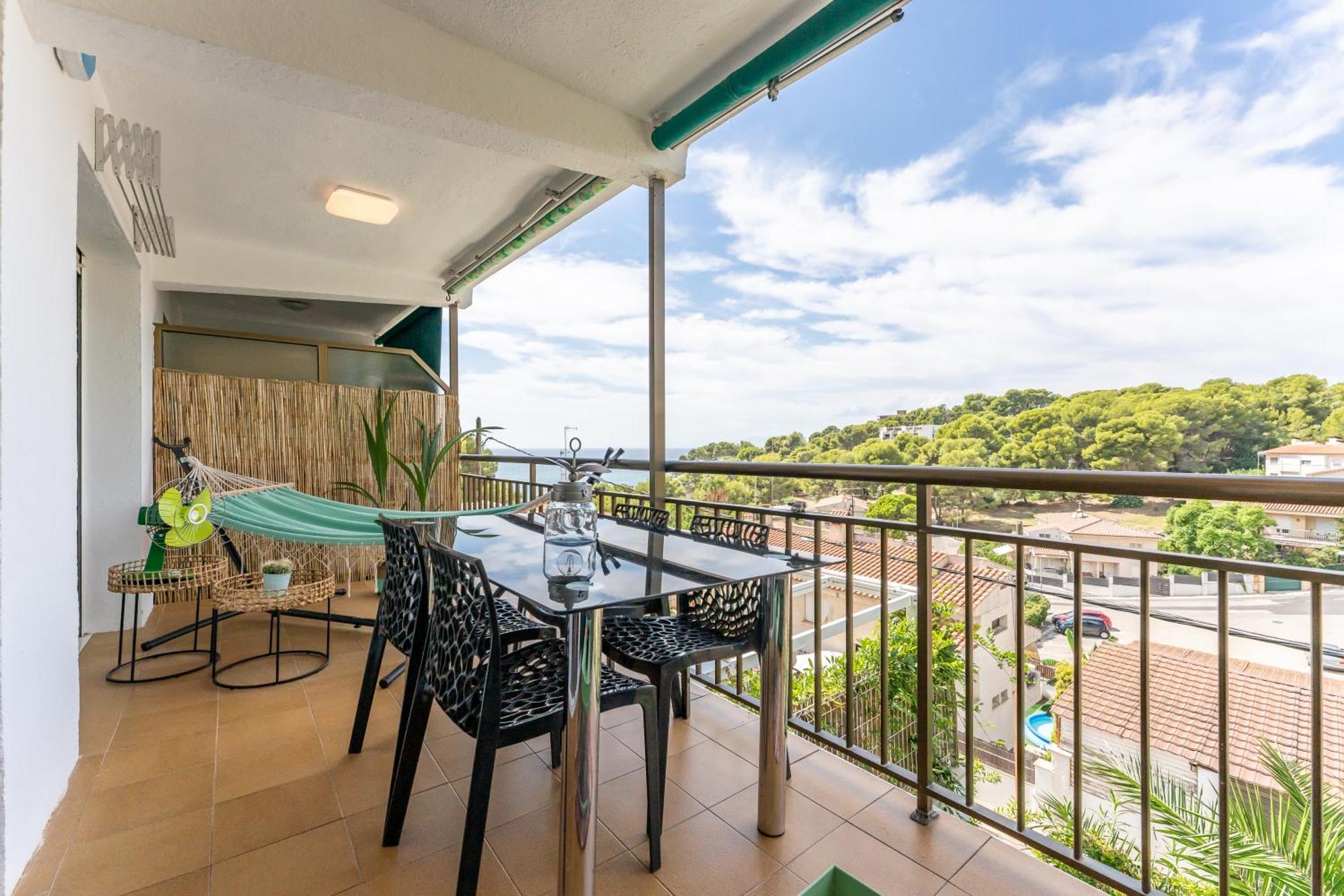 Front Retro Hideaway In Salou
