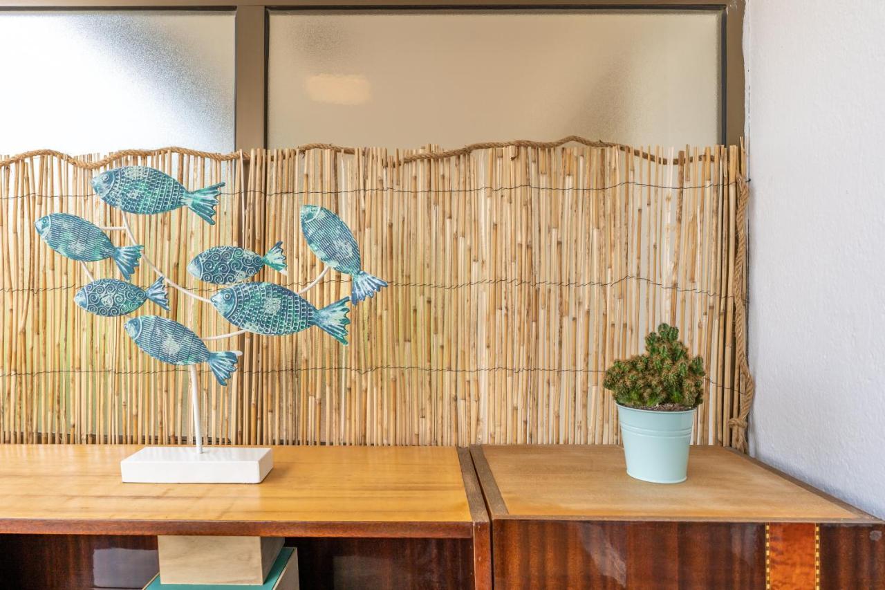 Front Retro Hideaway In Apartment *