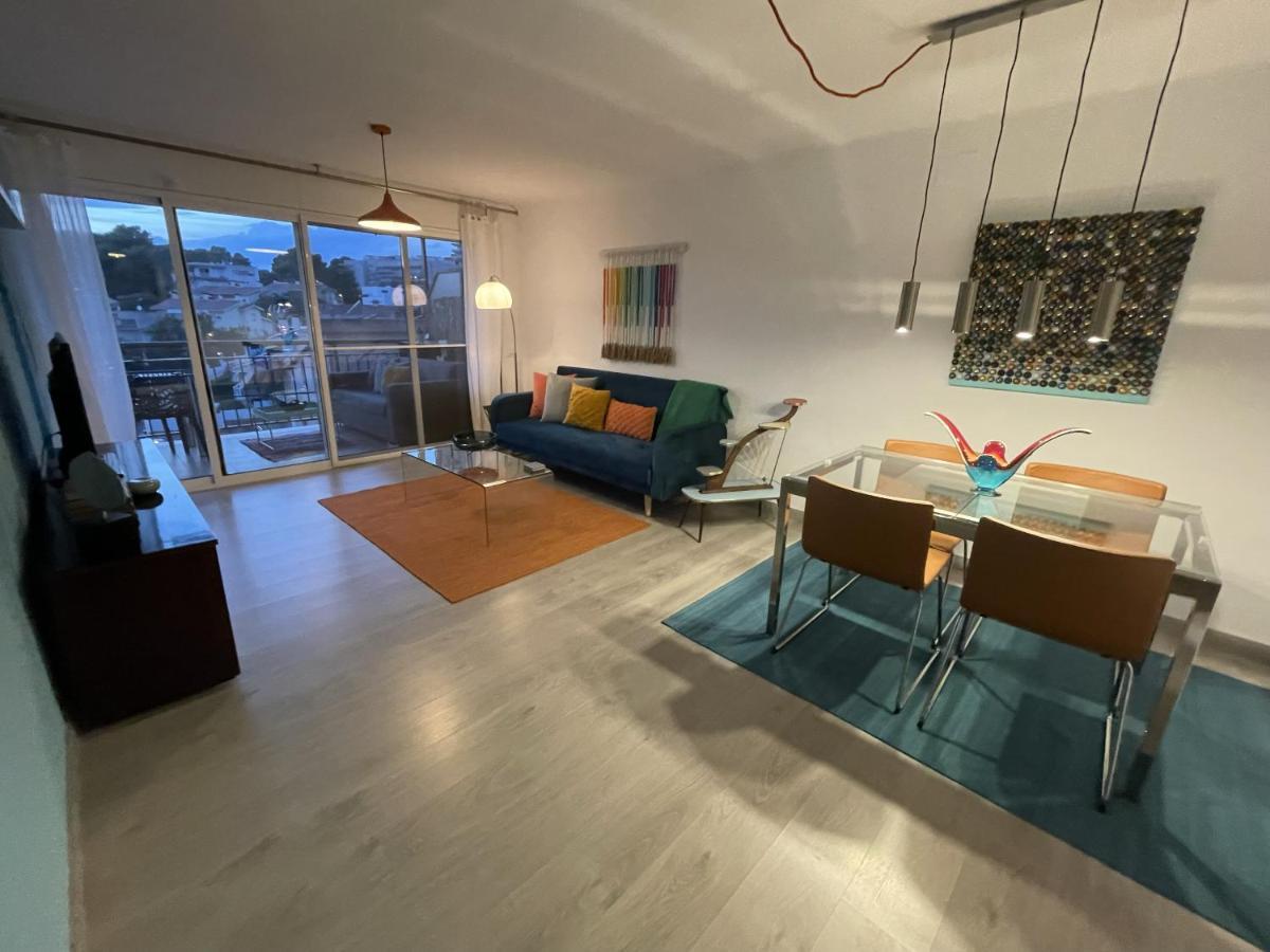 Front Retro Hideaway In Salou