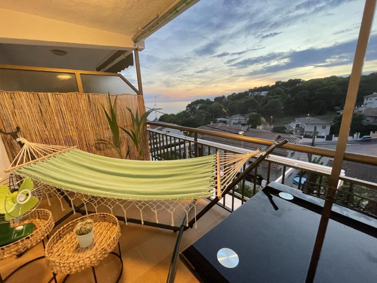 Front Retro Hideaway In Salou