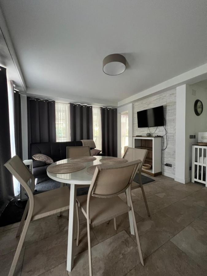 Park 112 Apartment *