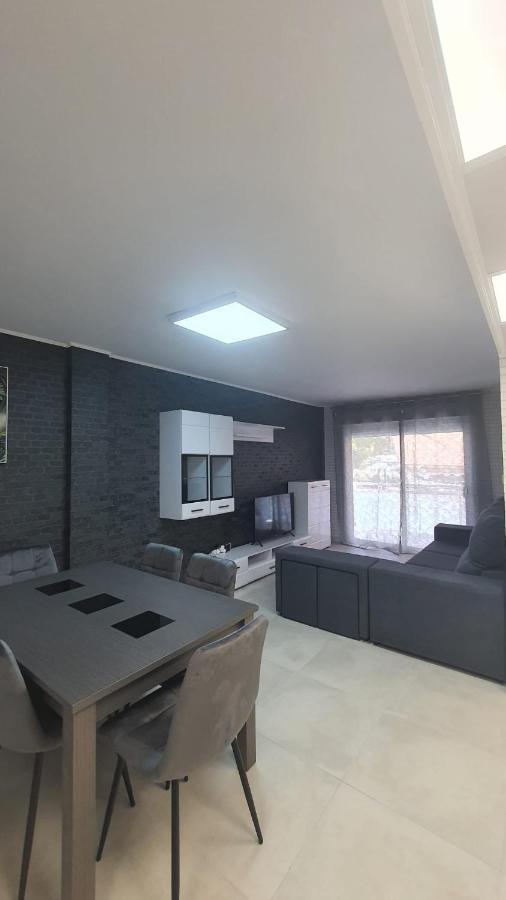 Julia Cap - 3 Bedrooms With Pool