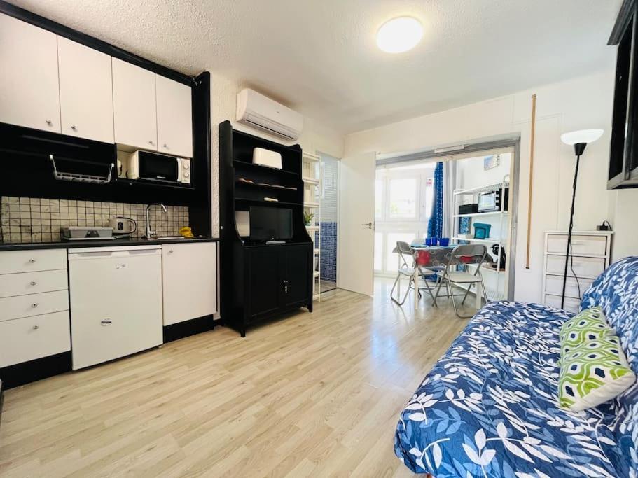 Pequeno Apto. Familiar A Pasos Del Mar Apartamento