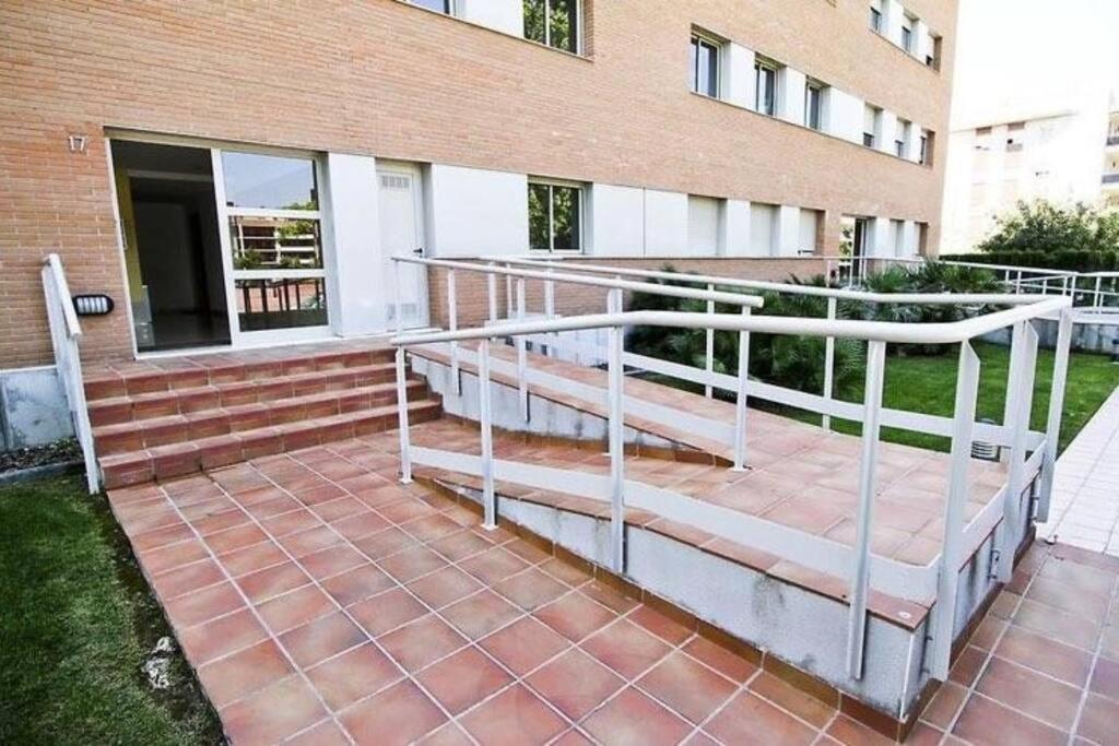 Apartamento Apartamento Familiar Con Jardin Y Piscina En *