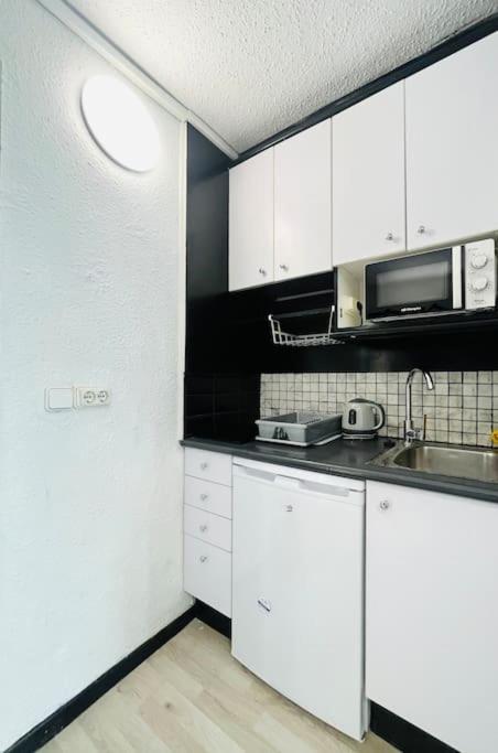 Pequeno Apto. Familiar A Pasos Del Mar Apartamento *
