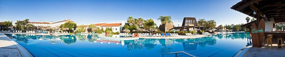 Portaventura El Paso: Theme Park Access Included Salou