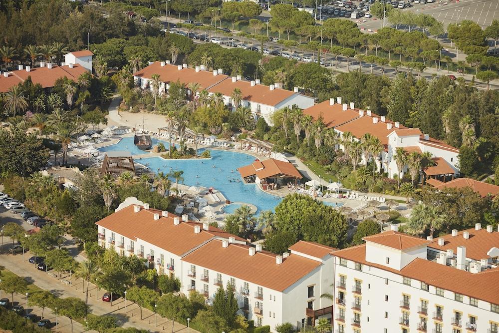 Portaventura El Paso: Theme Park Access Included Salou