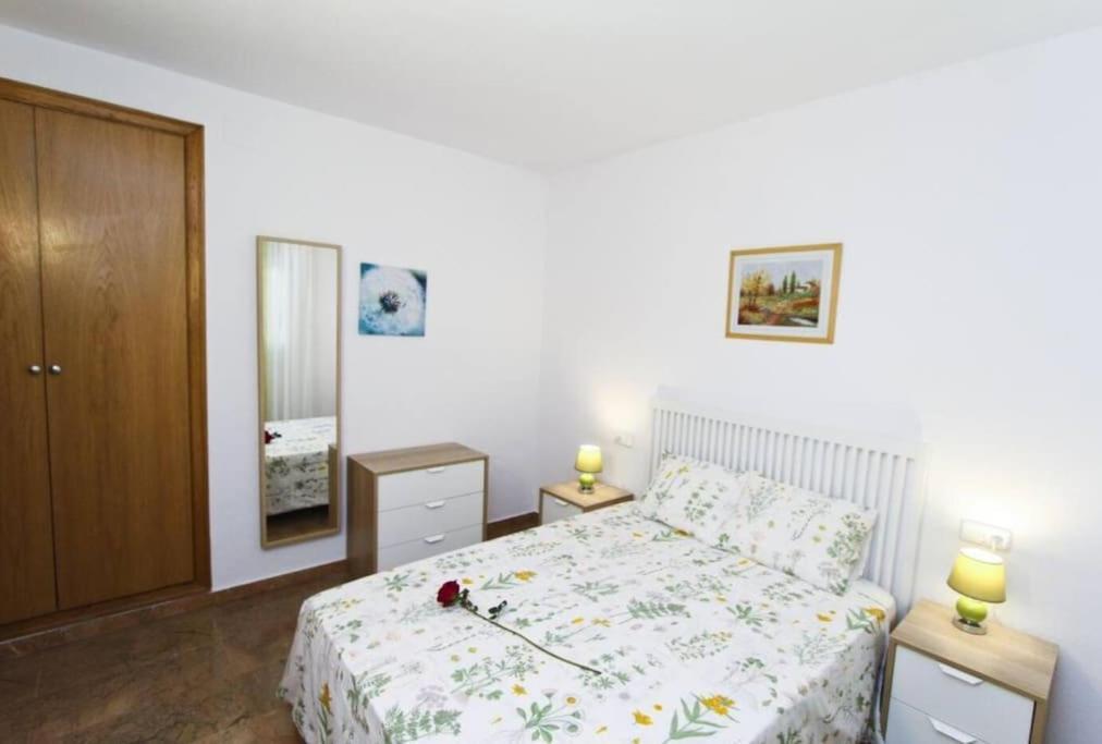 Apartment White 100m Playa, Wifi, Pool 6pax