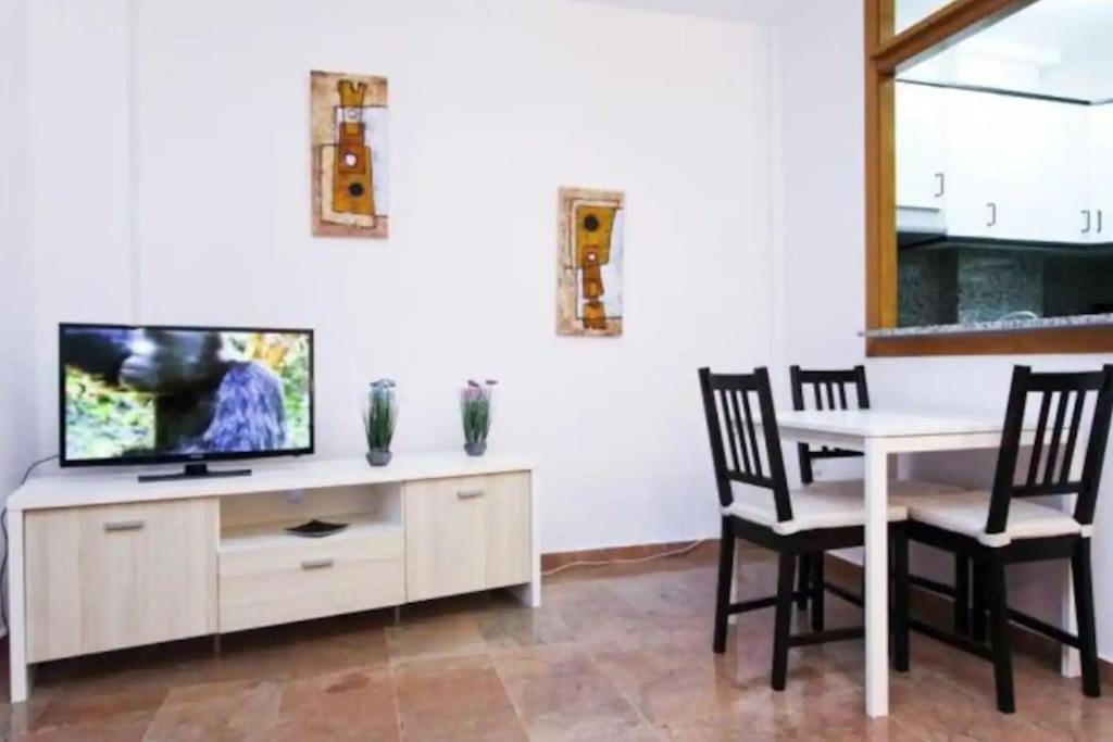 White 100m Playa, Wifi, Pool 6pax *