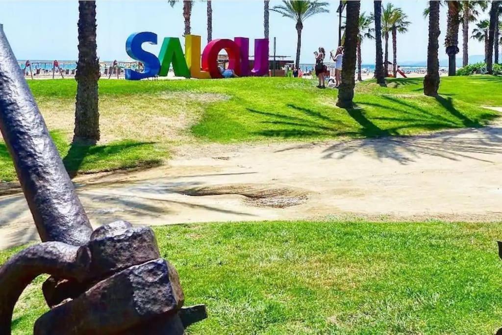 En Complejo Residencial, Con Piscina. Salou