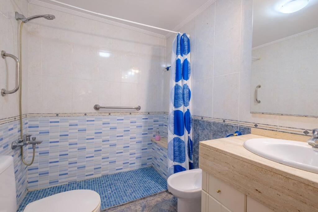 En Complejo Residencial, Con Piscina. Appartement