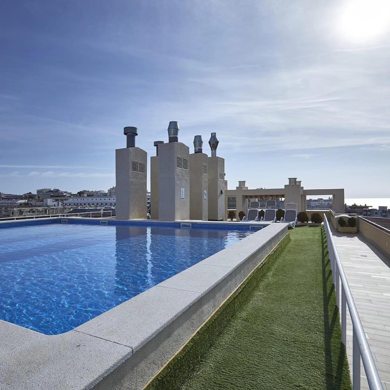 De Luxe Con Piscina