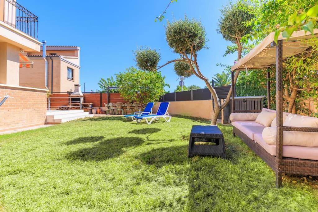 Сasa de vacaciones Adosado Con Jardin En Xalets De Salou