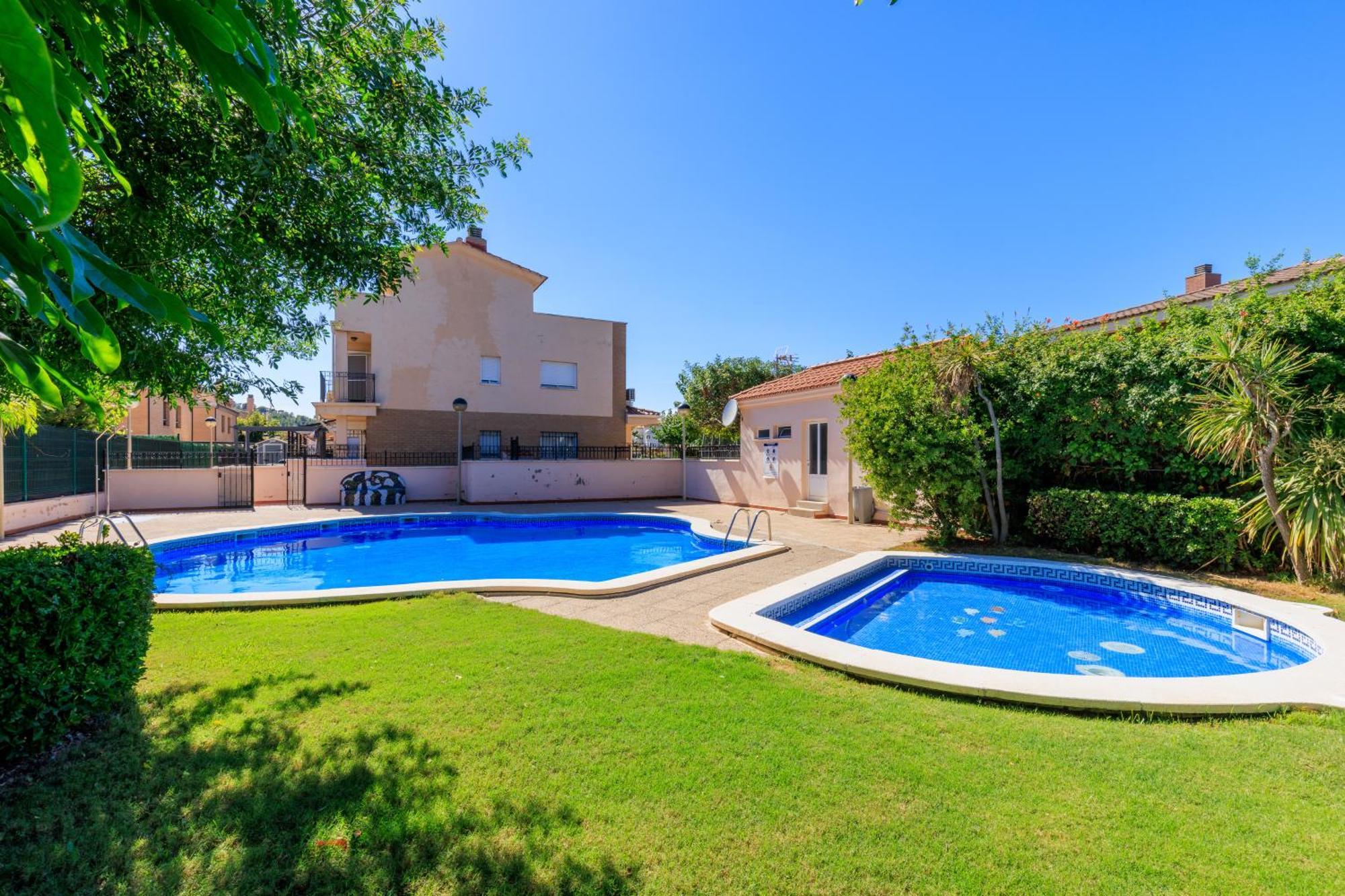 Сasa de vacaciones Adosado Con Jardin En Xalets De Salou