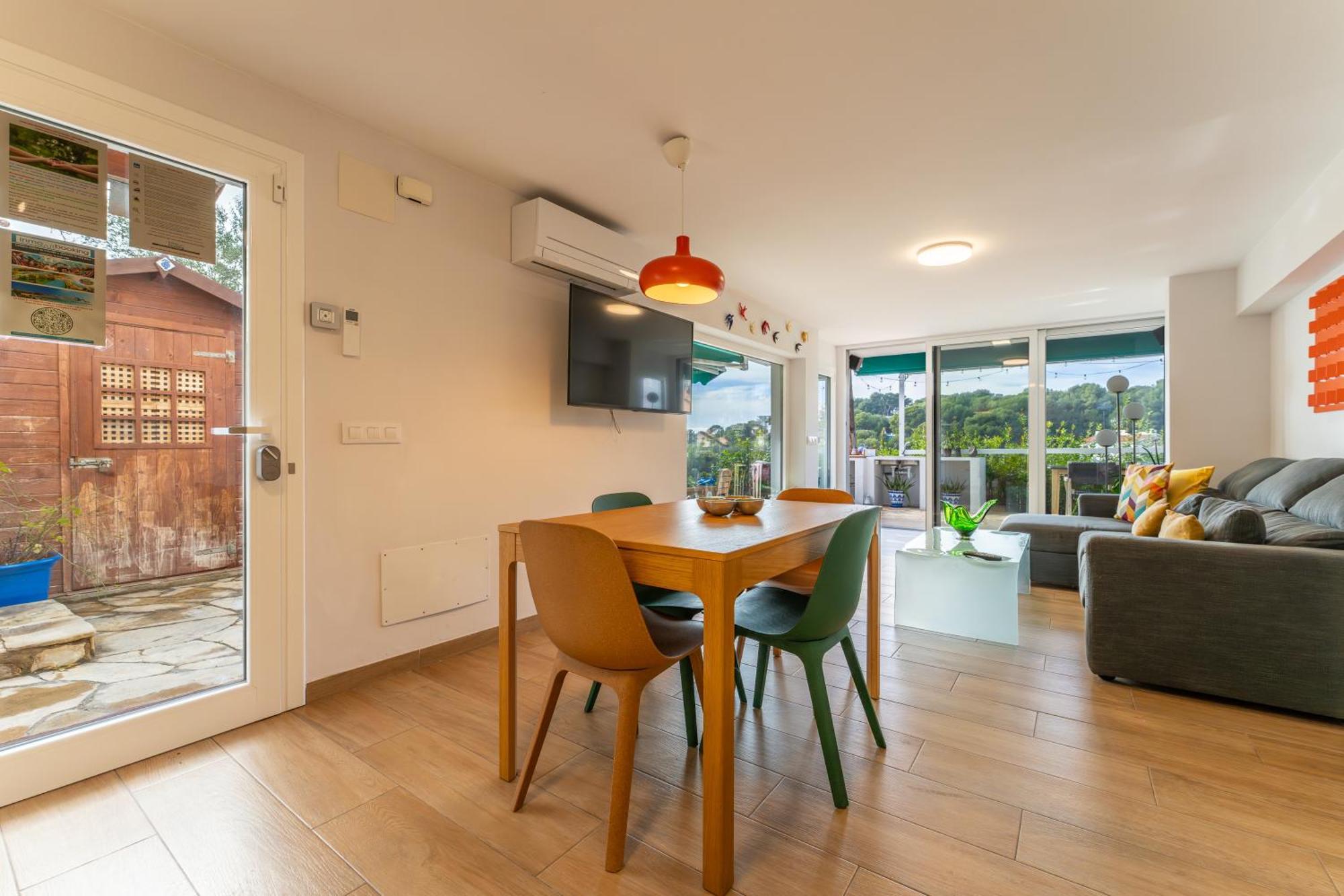 Luxury Designer Front Two Bedroom *