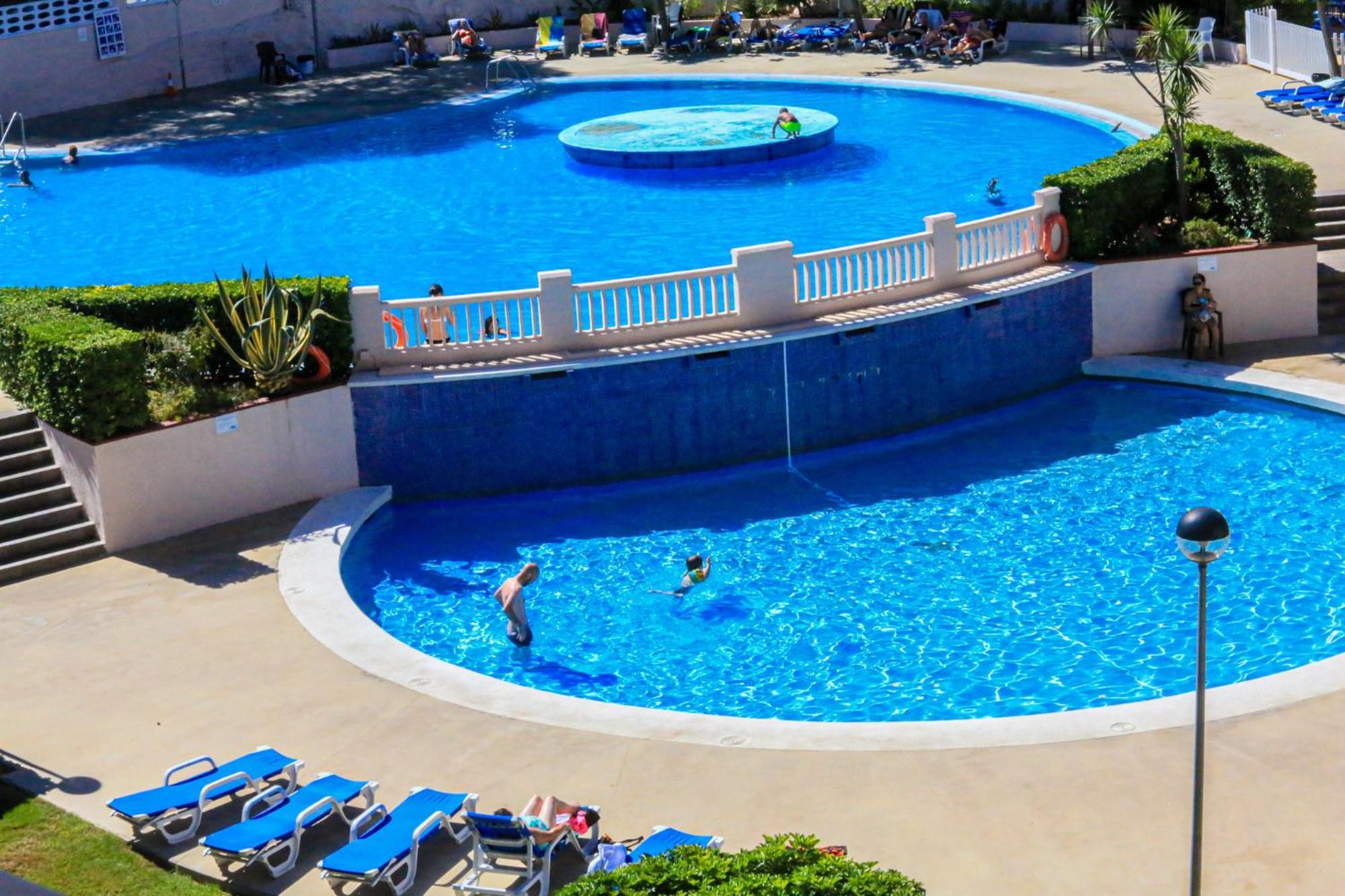 Completo Junto A La Playa Salou