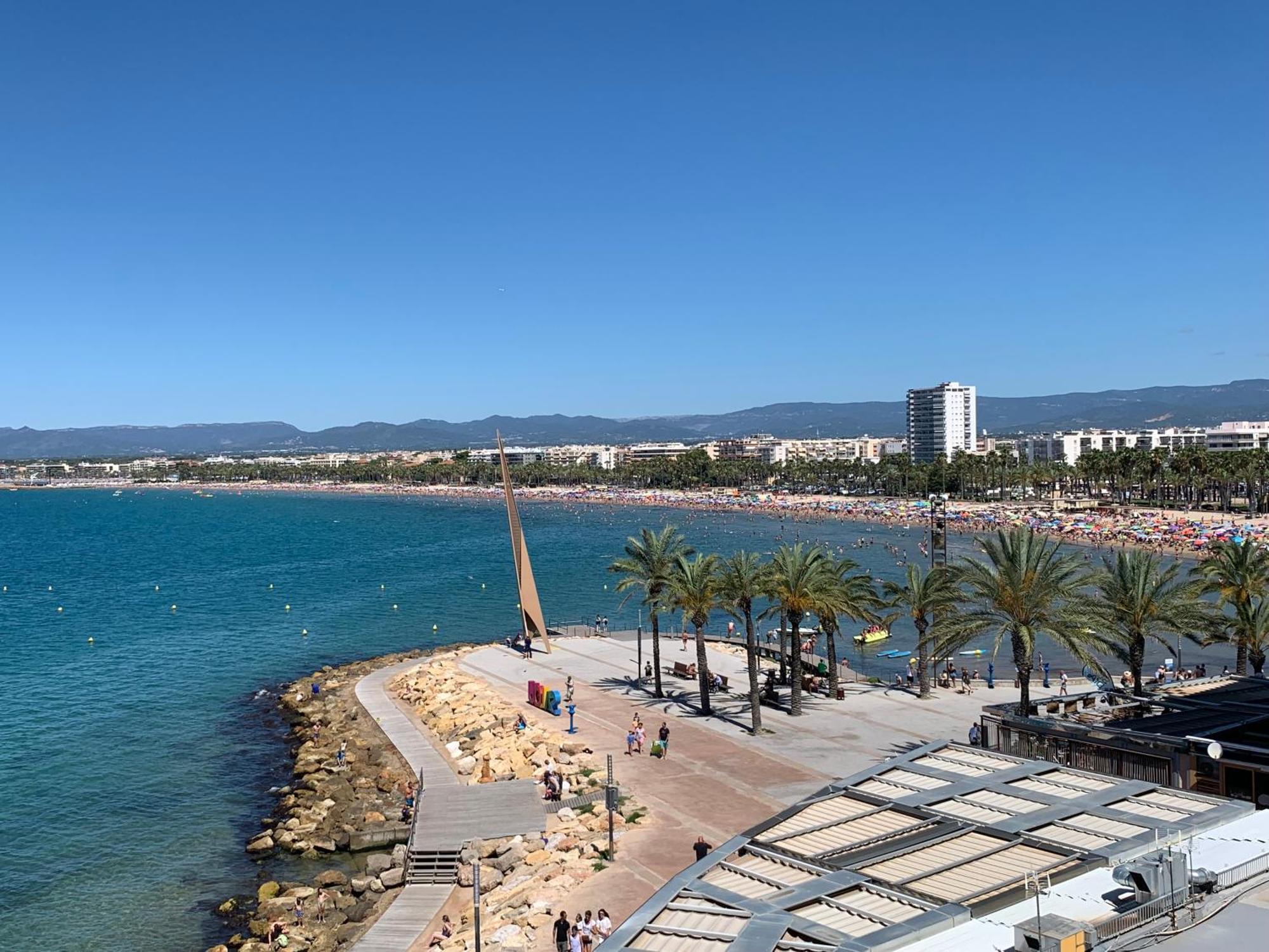 Completo Junto A La Playa Apartamento