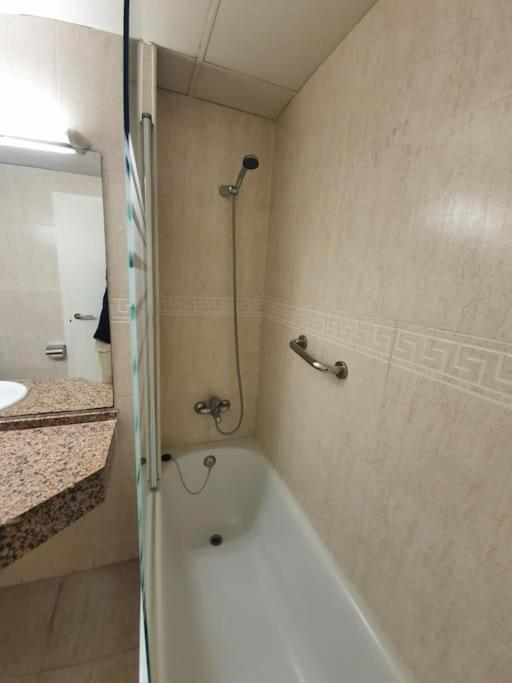 Apartamento Centro De Salou-2 Minutos De La Playa-wifi-piscina