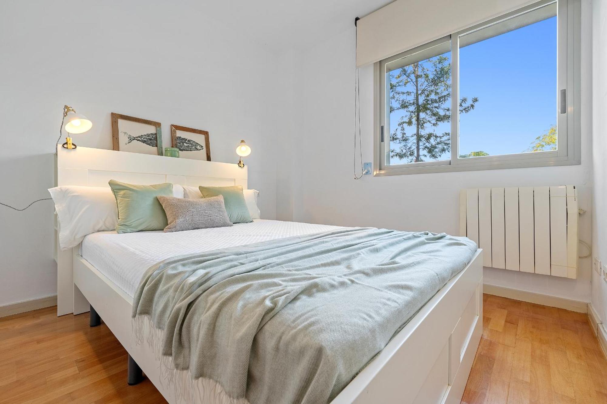 Apartamento Familiar Con Jardin Y Piscina En Apartamento *