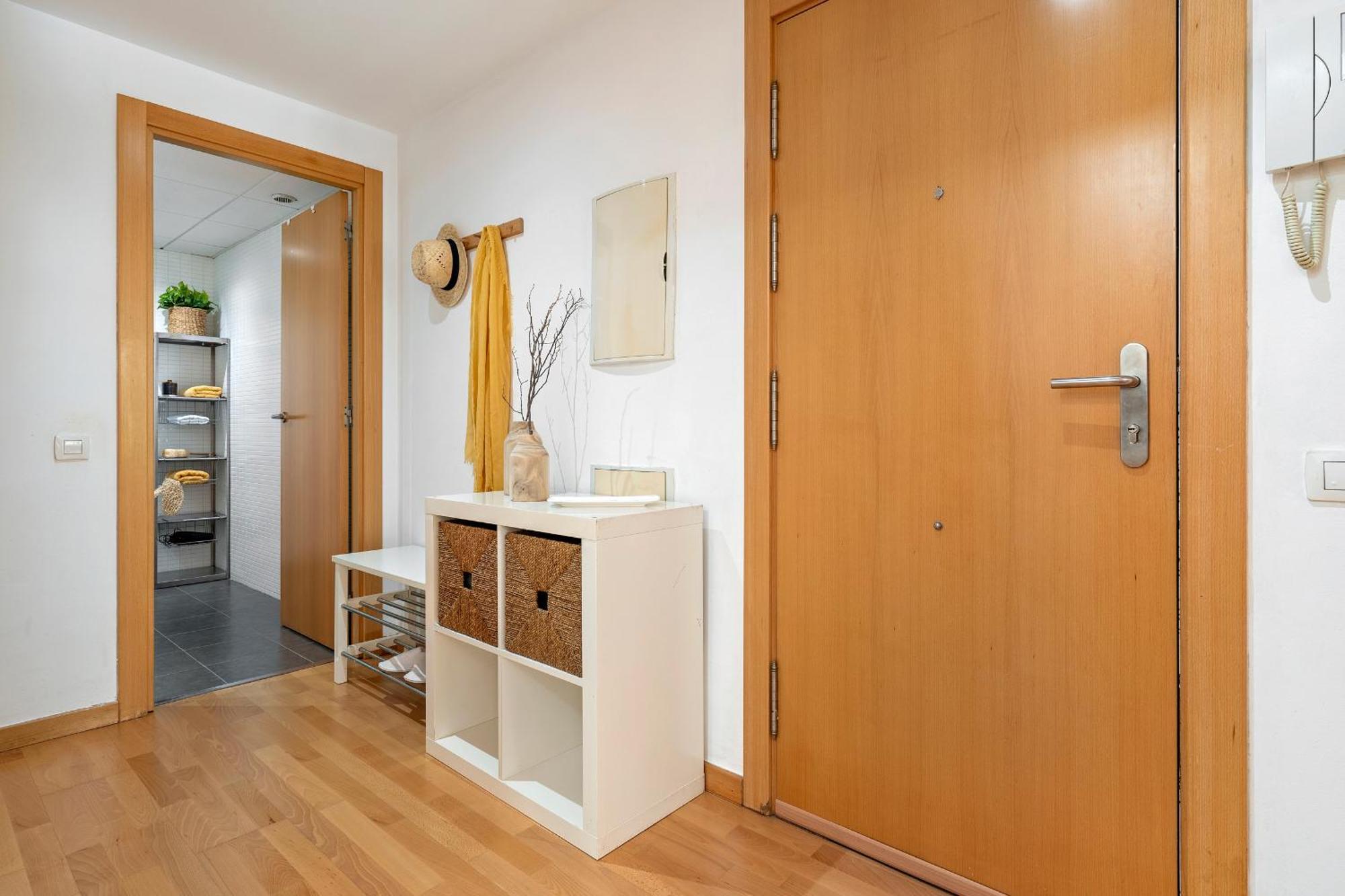 Apartamento Familiar Con Jardin Y Piscina En *